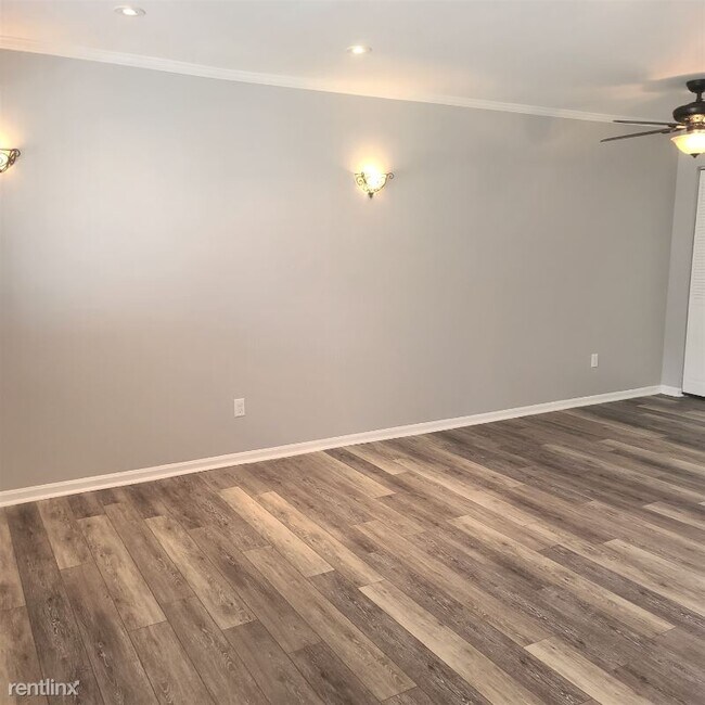 Building Photo - 1 br, 1 bath Townhome - 69 Hyde Ct