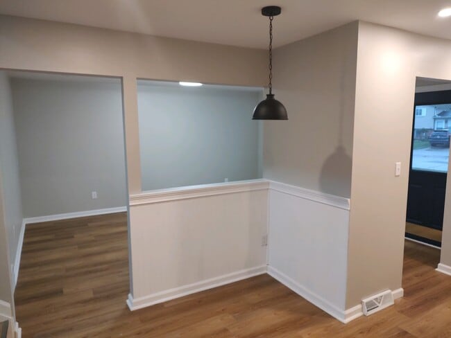 Building Photo - 2652 Landsburn Dr