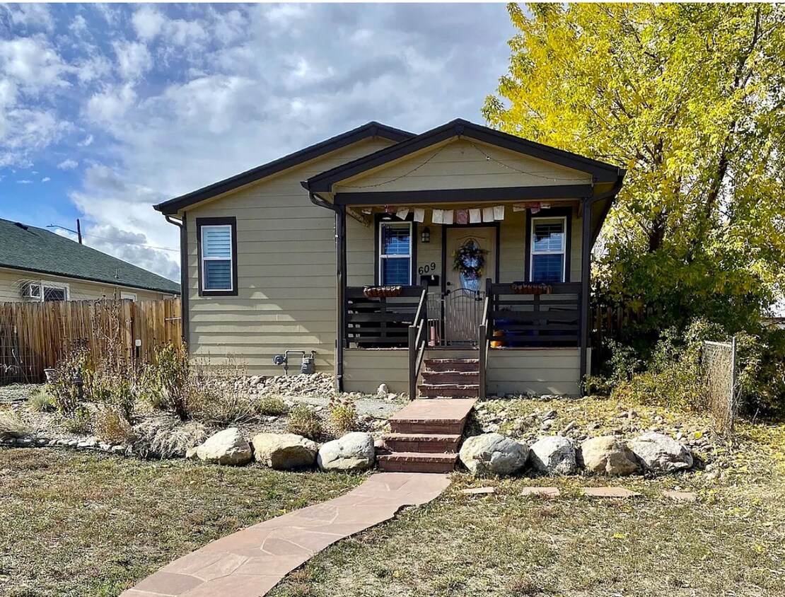 Primary Photo - 609 Tennyson St