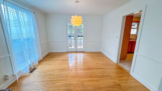 Building Photo - 4/2 in East Nashville!