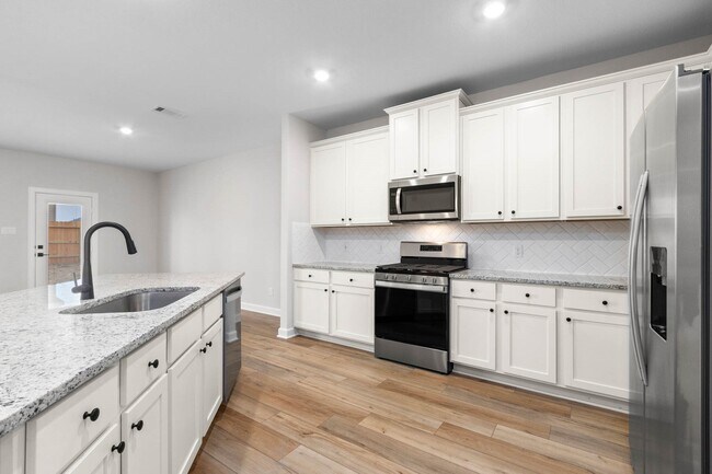 Building Photo - 1110 Whispering Winds Dr