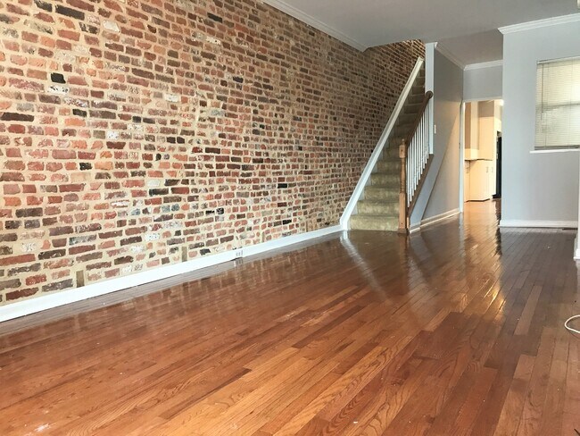 Foto del edificio - Two-Bedroom Canton Townhome with Rooftop D...