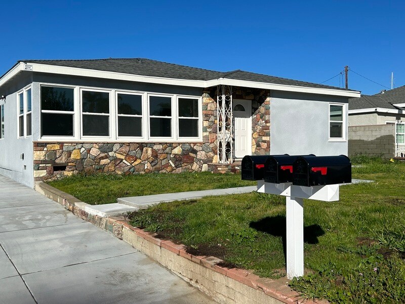 Primary Photo - 407 S Louise Ave