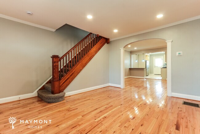 Building Photo - 3 Bedroom Home in Baltimore
