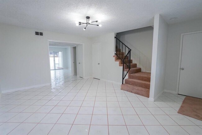 Foto del edificio - 1255 Witte Rd