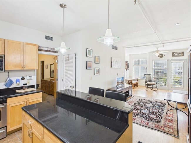 Foto del edificio - 711 W 26th St