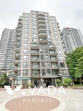 Building Photo - 828 Agnes St