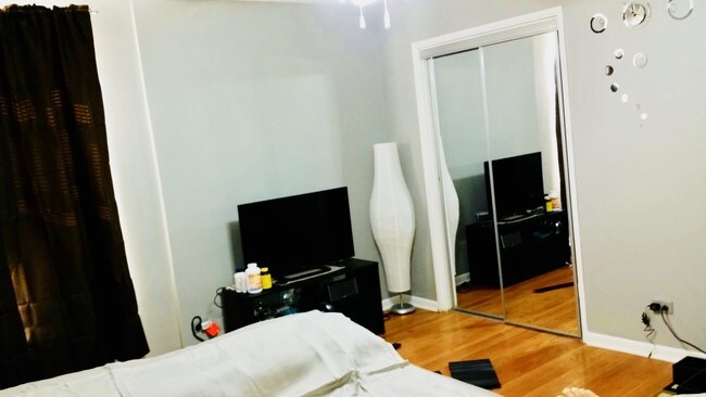 2da habitación - 6112 N Damen Ave