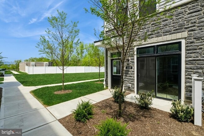 Building Photo - 2107 Donatello Dr
