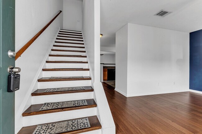 Foto del edificio - Townhome close to Brentwood and Antioch - ...