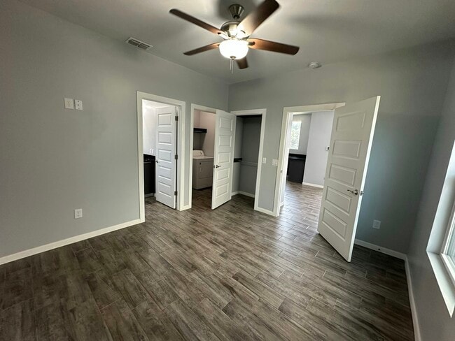 Building Photo - 1308 Quitaca Dr