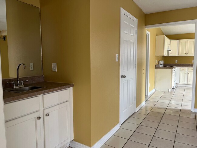 Foto del edificio - 115 Alicia St