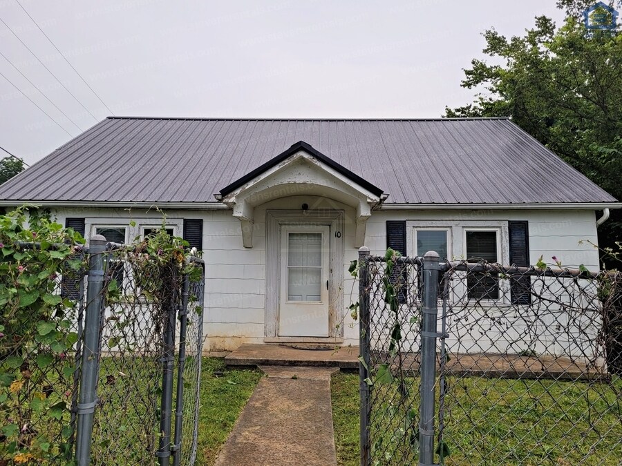 11 Gracey St, Sparta, TN 38583 House Rental in Sparta, TN