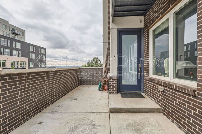 Building Photo - 1571 N Grove St
