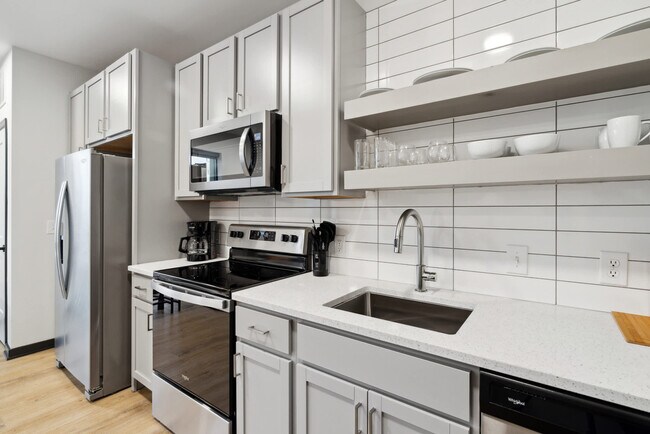 Foto del edificio - 423 E Michigan St