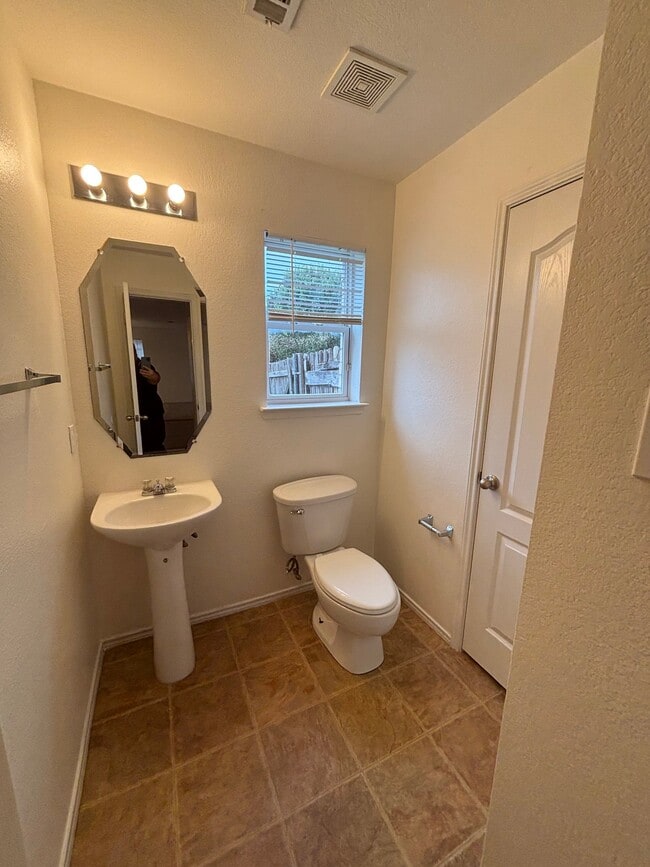 Photo - 1327 Falcon Hollow Ln (Cedar Hill, TX) House