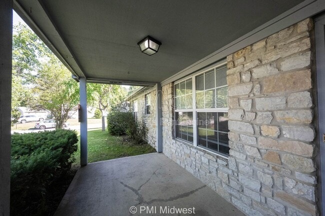 Building Photo - 3281 Cherry Lake Ln