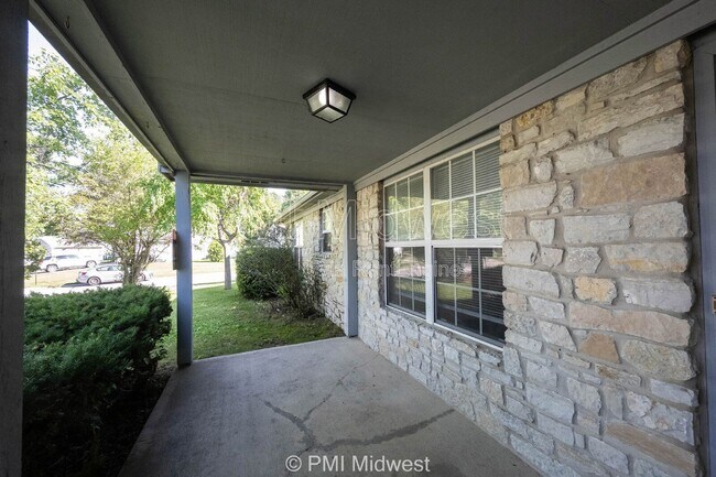 Foto del edificio - 3281 Cherry Lake Ln