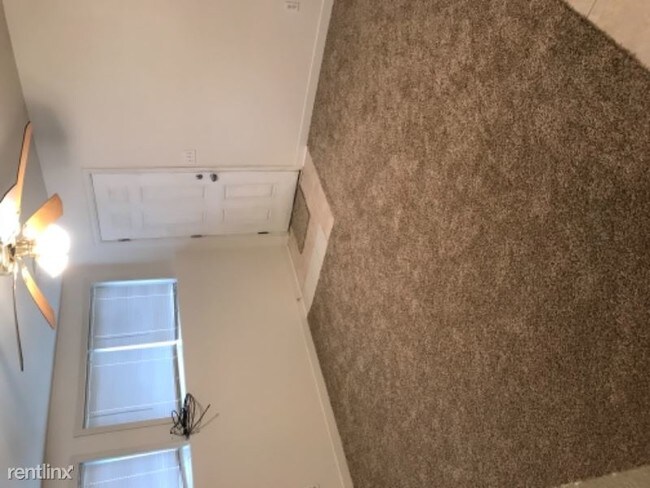 Building Photo - 3 br, 2 bath Apartment - 280 Ellington