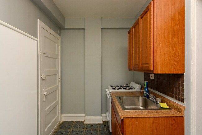 Building Photo - 4606 N Beacon St