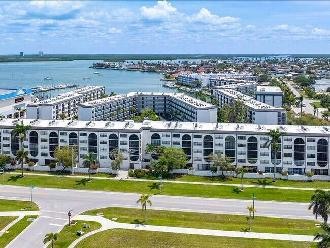 Building Photo - As Nice as It Gets!  Updated furnished fre...