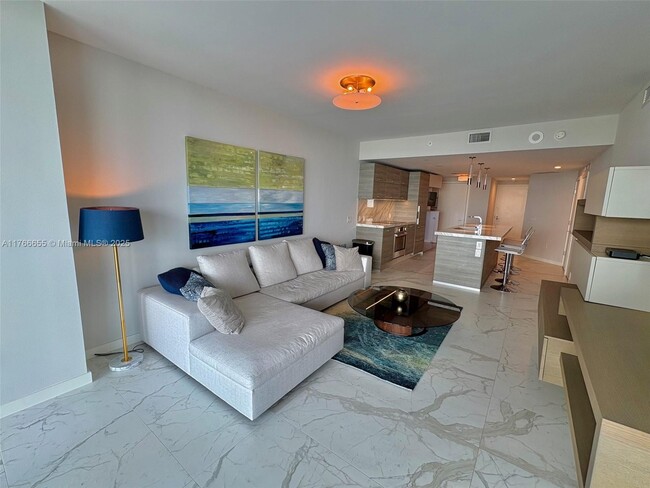Foto del edificio - 650 NE 32nd St