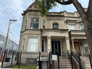 Building Photo - 4311 S Vincennes Ave
