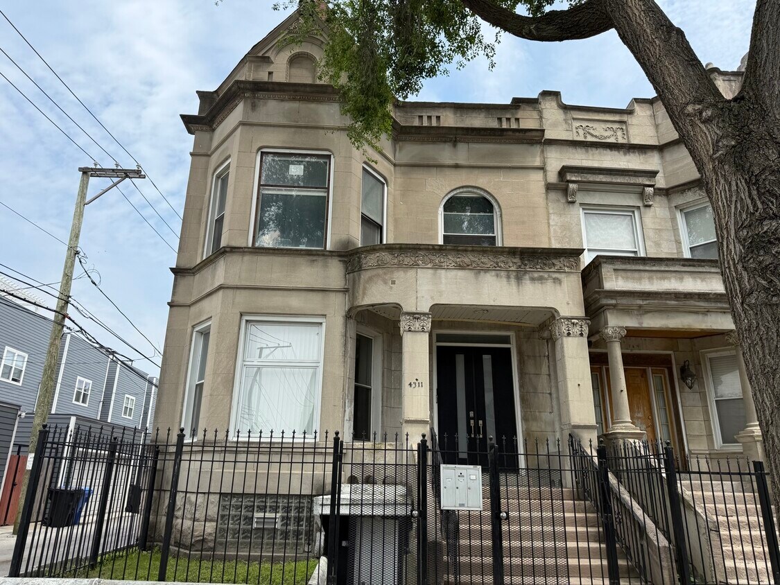 Foto principal - 4311 S Vincennes Ave