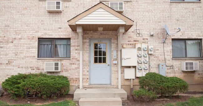 Foto del edificio - 461 E Spruce Dr