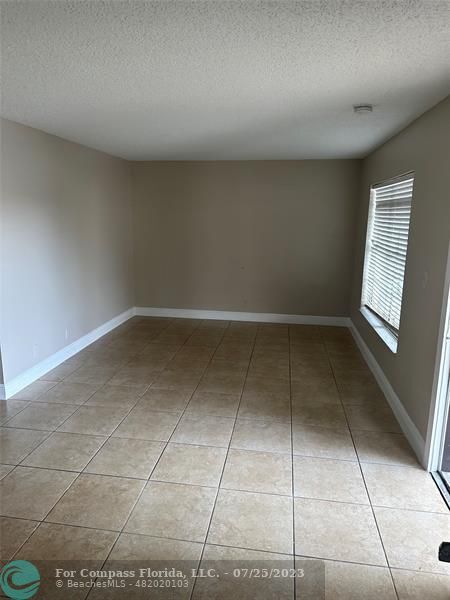 Foto del edificio - 1335 S Dixie Hwy