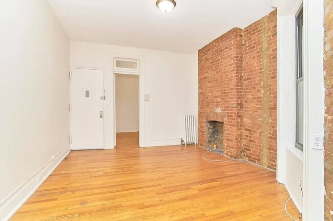 Building Photo - 152 W 73rd St