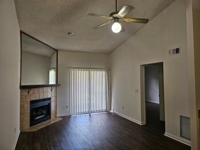 Foto del edificio - 2/2 - Jefferson Avenue - Newly updated