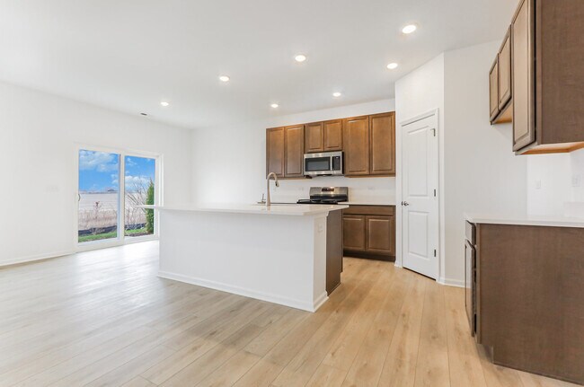 Foto del edificio - 15230 S Hepworth Ct