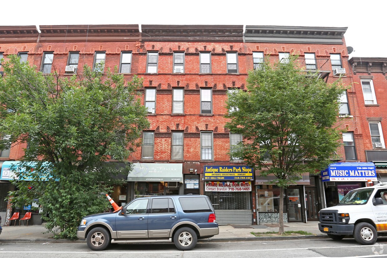 Building Photo - 411 7th Ave