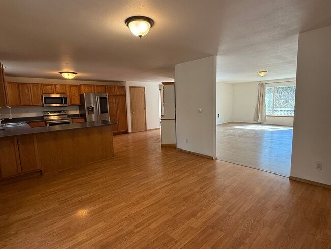 Building Photo - Wonderful open floor plan