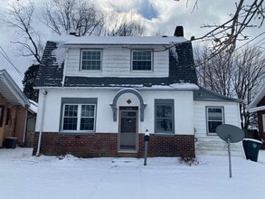 Building Photo - 1578 Pilgrim St