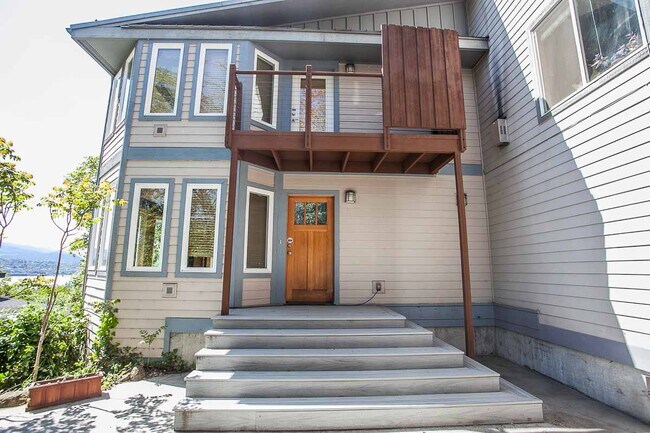 Building Photo - 103 Bridgeview Court
