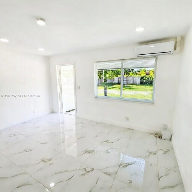 Foto del edificio - 2308 NW 3rd Ave