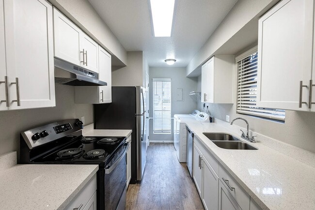 Building Photo - 1230 Farm to Market 1960 Bypass Rd E