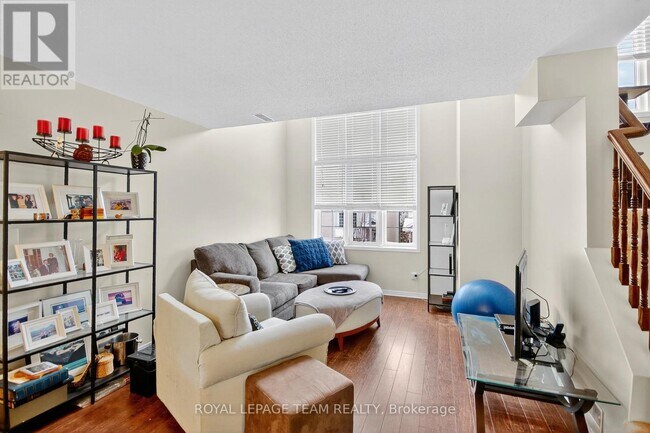 Building Photo - 145 Wharhol Private