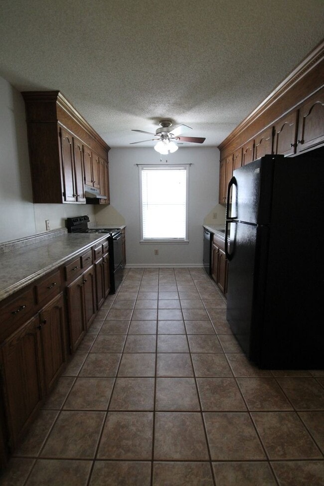 Building Photo - 1077 Farm Pond Ln
