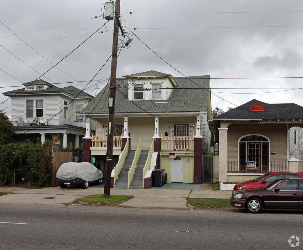 Primary Photo - 1731-1733 Elysian Fields Ave