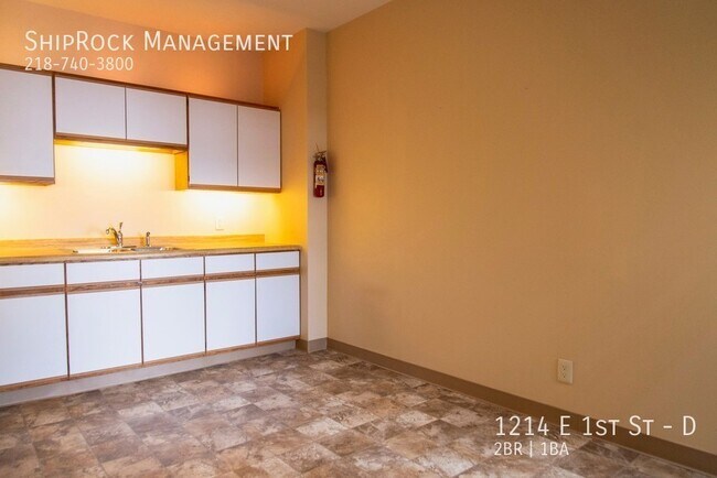 Building Photo - Chester Terrace 1214-D