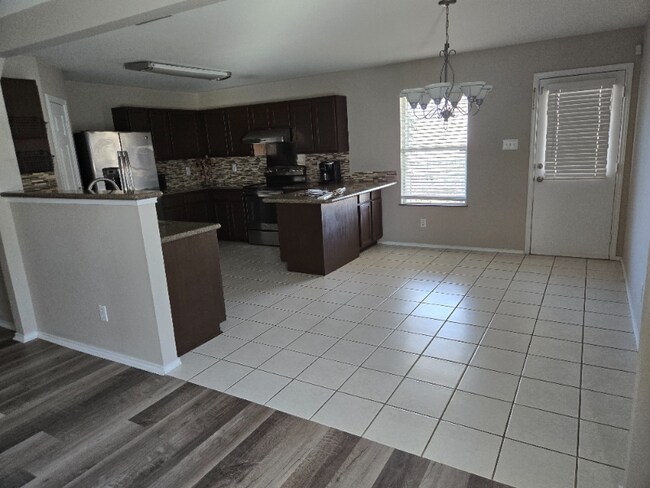 Building Photo - 1615 Spice Spring