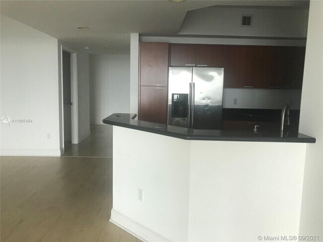 Building Photo - 15051 Royal Oaks Ln