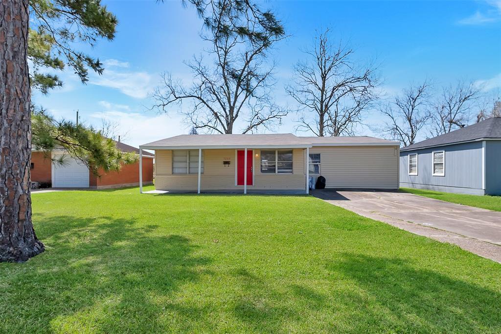 Foto principal - 7209 Blue Jay Dr