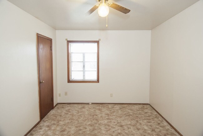 Building Photo - 2704 Westhaven Cir