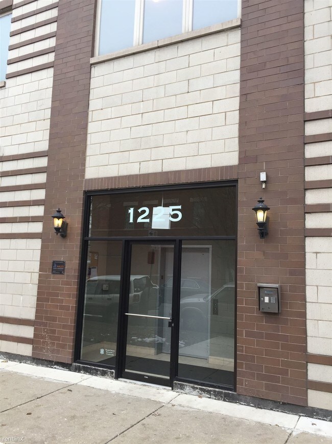 Foto del edificio - 1225 N California Ave