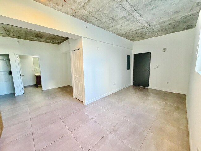 Foto del edificio - 1159 NW 8th Ave