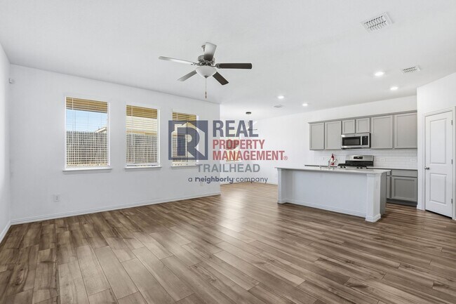 Foto del edificio - Well-Designed 4-Bedroom Home with Modern Finishes in Haslet